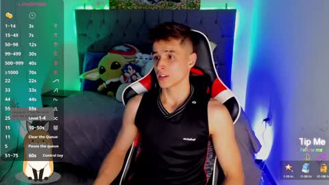 Snapshot of thomklein chatting on December 9, 2024, 7:50 pm Thom Klein online show from December 9, 2024, 7:50 pm