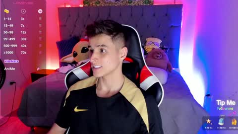 Snapshot of thomklein chatting on December 12, 2024, 7:59 pm Thom Klein online show from December 12, 2024, 7:59 pm