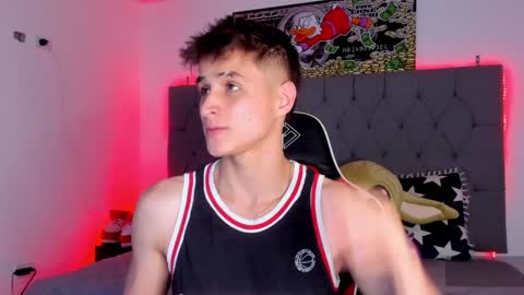 Snapshot of thomklein chatting on January 7, 2025, 7:06 pm Thom Klein online show from January 7, 2025, 7:06 pm