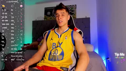 Snapshot of thomklein chatting on January 11, 2025, 7:05 pm Thom Klein online show from January 11, 2025, 7:05 pm