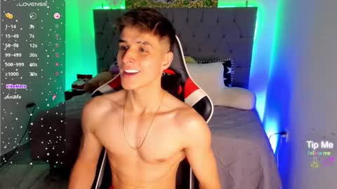 Snapshot of thomklein chatting on January 13, 2025, 6:27 pm Thom Klein online show from January 13, 2025, 6:27 pm