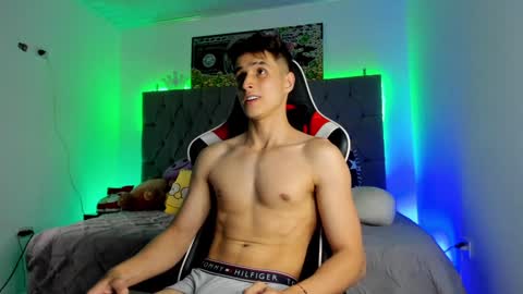 Snapshot of thomklein chatting on January 14, 2025, 8:26 pm Thom Klein online show from January 14, 2025, 8:26 pm