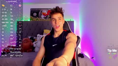 Snapshot of thomklein chatting on January 22, 2025, 7:34 pm Thom Klein online show from January 22, 2025, 7:34 pm