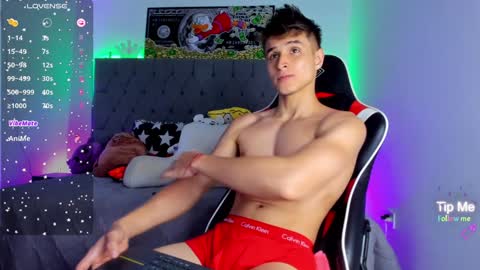 Snapshot of thomklein chatting on February 5, 2025, 6:48 pm Thom Klein online show from February 5, 2025, 6:48 pm