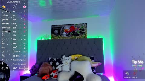 Snapshot of thomklein chatting on February 6, 2025, 6:35 pm Thom Klein online show from February 6, 2025, 6:35 pm