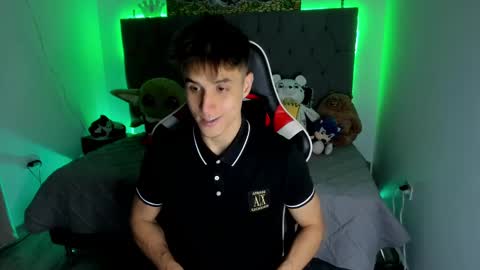 Snapshot of thomklein chatting on February 11, 2025, 7:05 pm Thom Klein online show from February 11, 2025, 7:05 pm