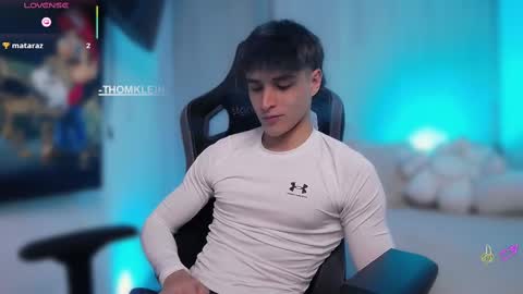 Snapshot of thomklein chatting on September 8, 2025, 7:24 pm Thom Klein online show from September 8, 2025, 7:24 pm