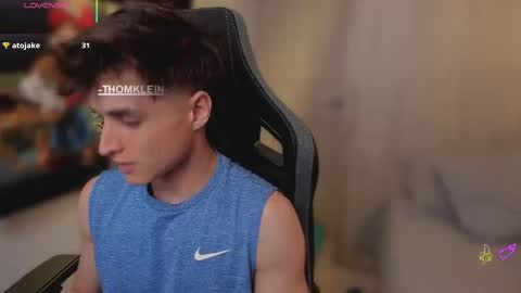 Snapshot of thomklein chatting on September 12, 2025, 7:14 pm Thom Klein online show from September 12, 2025, 7:14 pm