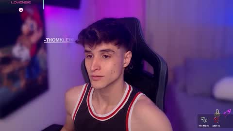 Snapshot of thomklein chatting on September 13, 2025, 7:46 pm Thom Klein online show from September 13, 2025, 7:46 pm