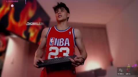 Snapshot of thomklein chatting on September 15, 2025, 7:36 pm Thom Klein online show from September 15, 2025, 7:36 pm