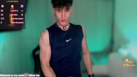 Snapshot of thomklein chatting on October 4, 2025, 6:50 pm Thom Klein online show from October 4, 2025, 6:50 pm