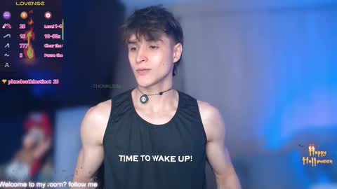 Snapshot of thomklein chatting on October 10, 2025, 7:46 pm Thom Klein online show from October 10, 2025, 7:46 pm