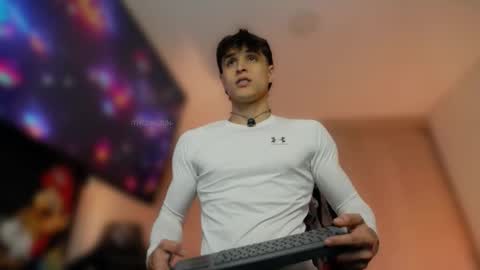 Snapshot of thomklein chatting on October 15, 2025, 7:47 pm Thom Klein online show from October 15, 2025, 7:47 pm