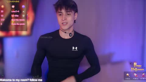 Snapshot of thomklein chatting on October 21, 2025, 7:25 pm Thom Klein online show from October 21, 2025, 7:25 pm