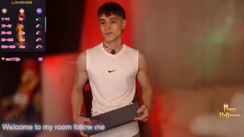 Snapshot of thomklein chatting on October 24, 2025, 7:43 pm Thom Klein online show from October 24, 2025, 7:43 pm