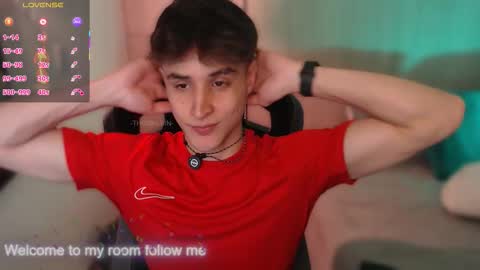 Snapshot of thomklein chatting on November 11, 2025, 6:52 pm Thom Klein online show from November 11, 2025, 6:52 pm