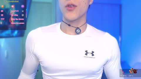 Snapshot of thomklein chatting on November 17, 2025, 9:15 am Thom Klein online show from November 17, 2025, 9:15 am