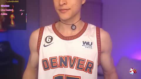 Snapshot of thomklein chatting on November 22, 2025, 9:19 am Thom Klein online show from November 22, 2025, 9:19 am