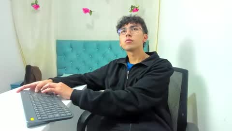  thommy comp online show from March 4, 2025, 3:00 am