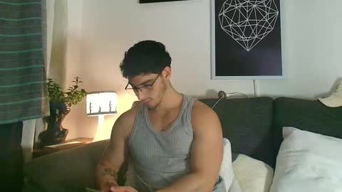 Snapshot of thomylov chatting on February 18, 2026, 1:12 am thomylov online show from February 18, 2026, 1:12 am