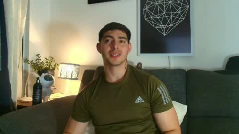 thomylov online show from June 4, 2026, 4:40 am