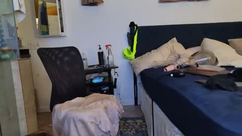 Snapshot of thongmuscle chatting on November 7, 2025, 3:17 am ThongMuscle online show from November 7, 2025, 3:17 am