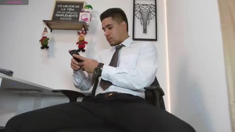 Snapshot of thonydupont chatting on December 18, 2024, 10:35 pm thonydupont online show from December 18, 2024, 10:35 pm