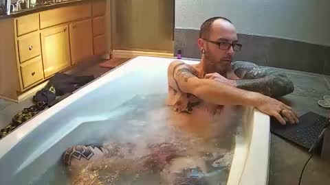 Snapshot of thor1892 chatting on October 31, 2025, 5:03 pm thor1892 online show from October 31, 2025, 5:03 pm