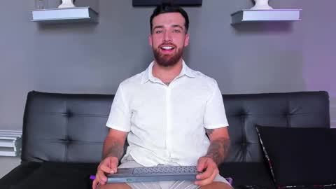 thor_evans online show from October 15, 2025, 7:14 pm