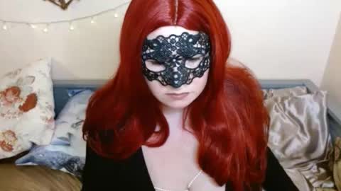 Snapshot of thornyroseb chatting on February 27, 2026, 8:53 pm thornyroseb online show from February 27, 2026, 8:53 pm