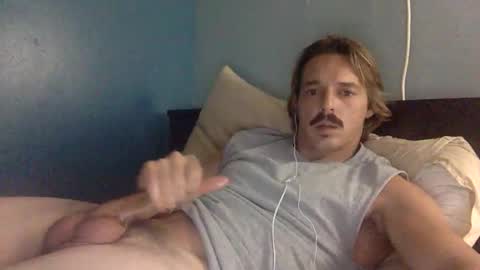 Snapshot of throatitbb chatting on March 15, 2026, 11:16 am throatitbb online show from March 15, 2026, 11:16 am