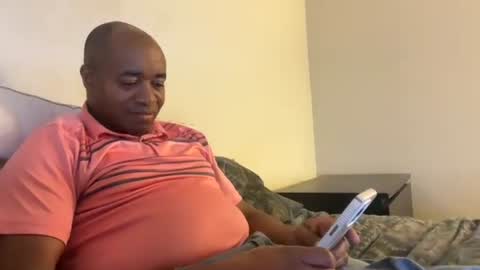 Snapshot of throbbingxxx chatting on November 5, 2025, 10:37 am austin xzandros online show from November 5, 2025, 10:37 am