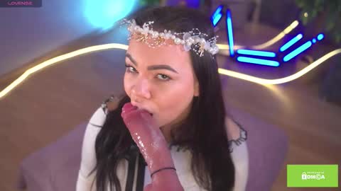 Snapshot of thunder_suck chatting on November 21, 2025, 8:24 am Brittney online show from November 21, 2025, 8:24 am