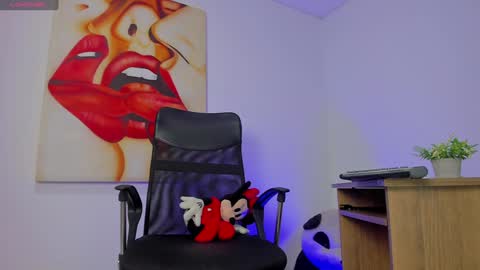 Snapshot of tiago_hannah chatting on December 23, 2024, 10:55 pm carolina online show from December 23, 2024, 10:55 pm