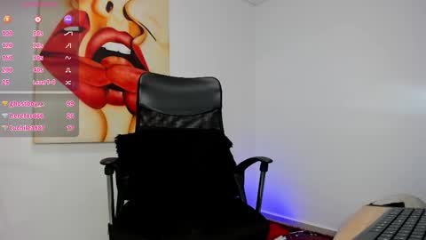 Snapshot of tiago_hannah chatting on February 24, 2025, 12:16 pm carolina online show from February 24, 2025, 12:16 pm