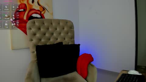 Snapshot of tiago_hannah chatting on November 10, 2025, 11:31 am carolina online show from November 10, 2025, 11:31 am