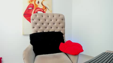 Snapshot of tiago_hannah chatting on December 14, 2025, 12:10 pm carolina online show from December 14, 2025, 12:10 pm