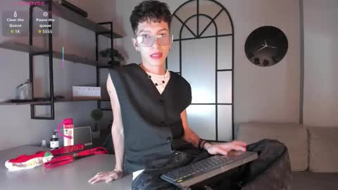 Tiam Muller online show from December 16, 2025, 2:16 am