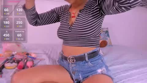 Snapshot of tiana_glowxxx chatting on November 11, 2025, 12:27 pm Tiana online show from November 11, 2025, 12:27 pm