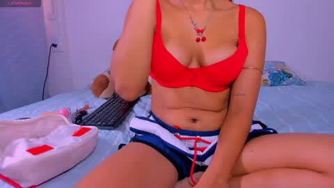 Snapshot of tiana_glowxxx chatting on November 21, 2025, 12:04 pm Tiana online show from November 21, 2025, 12:04 pm