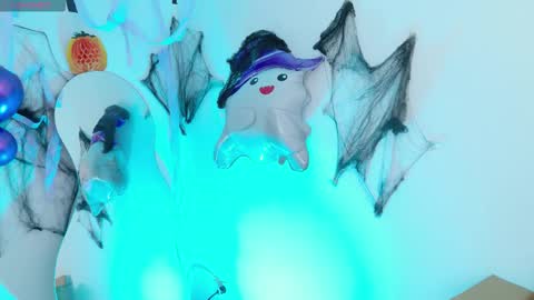 Tiana Le online show from October 23, 2025, 9:46 pm