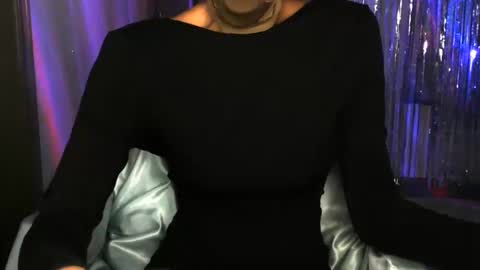 Snapshot of tiaradarling chatting on February 6, 2025, 8:02 pm Tiara online show from February 6, 2025, 8:02 pm