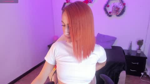 Snapshot of tiarha_ chatting on December 13, 2024, 1:59 am Tiarha online show from December 13, 2024, 1:59 am
