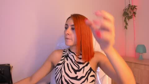 Snapshot of tiarha_ chatting on December 15, 2024, 4:29 am Tiarha online show from December 15, 2024, 4:29 am