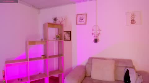 Snapshot of tiarha_ chatting on January 15, 2025, 10:38 am Tiarha online show from January 15, 2025, 10:38 am