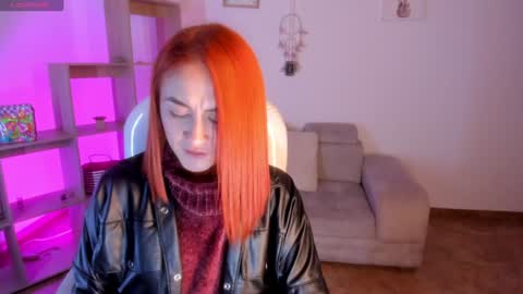 Snapshot of tiarha_ chatting on January 19, 2025, 4:01 am Tiarha online show from January 19, 2025, 4:01 am
