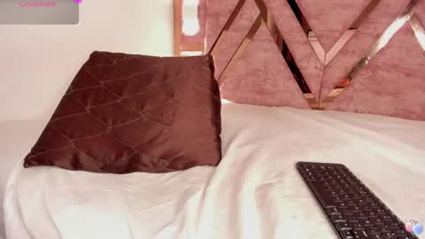 Tifanny online show from March 6, 2025, 6:26 pm