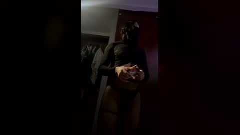 Snapshot of tifanyfem chatting on December 22, 2025, 7:38 am tifanyfem online show from December 22, 2025, 7:38 am