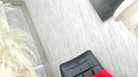 Snapshot of tiff_valentine chatting on February 8, 2025, 2:26 am Tiffany online show from February 8, 2025, 2:26 am