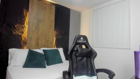 T I F F A N N Y online show from April 11, 2026, 12:31 pm